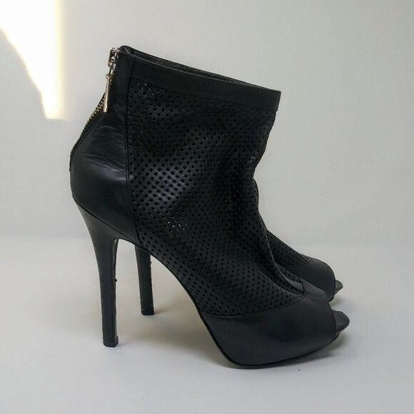 BCBG Black Open-Toed Heeled Ankle Boots Sz 9 - Picture 3 of 5